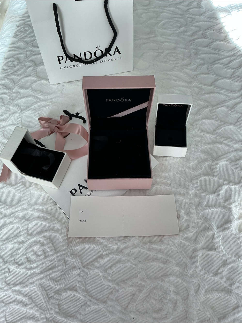 Pandora blush 1 pink 2 sm 1 lg white jewelry box and 2 white branded bags - Picture 3 of 5